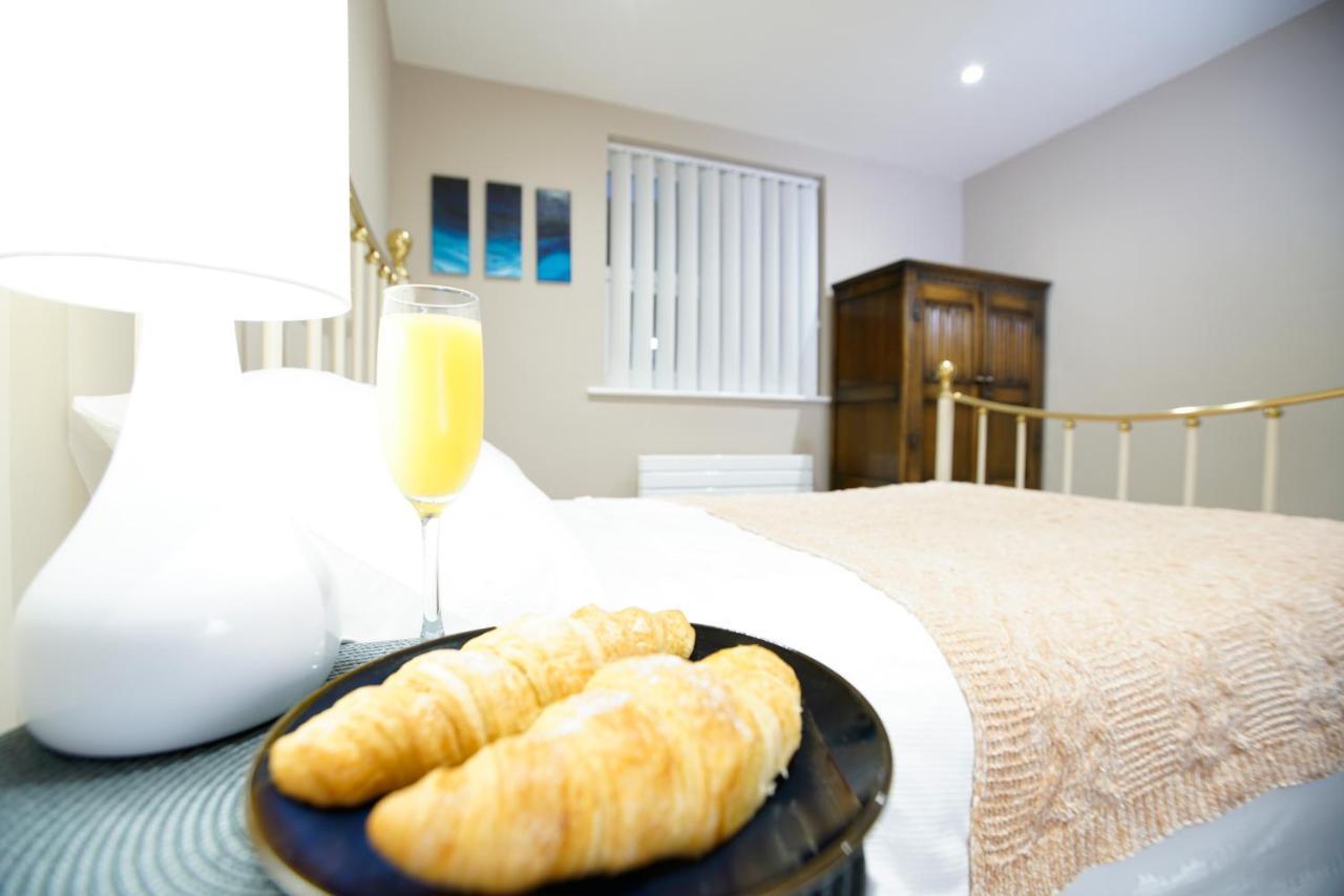 Seafarer'S View - 6 Bedroom Townhouse In Cowes, Parking & Seaviews. Cowes  Zewnętrze zdjęcie