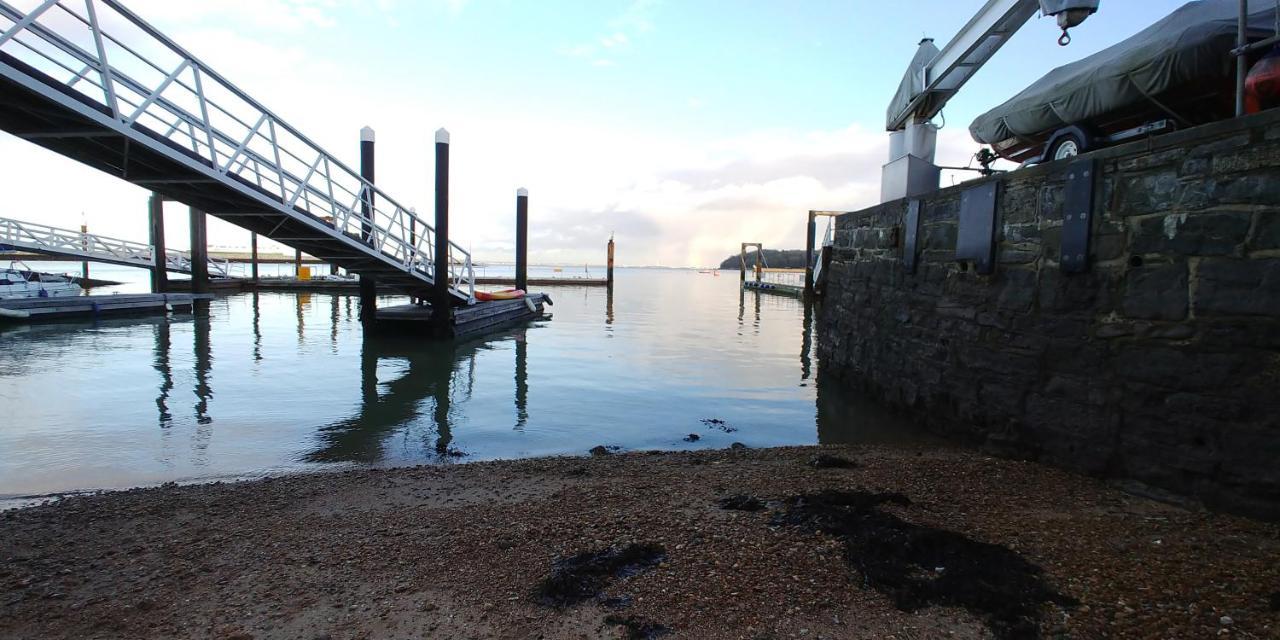 Seafarer'S View - 6 Bedroom Townhouse In Cowes, Parking & Seaviews. Cowes  Zewnętrze zdjęcie