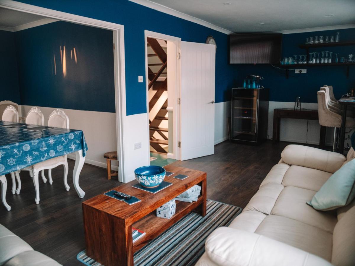 Seafarer'S View - 6 Bedroom Townhouse In Cowes, Parking & Seaviews. Cowes  Zewnętrze zdjęcie