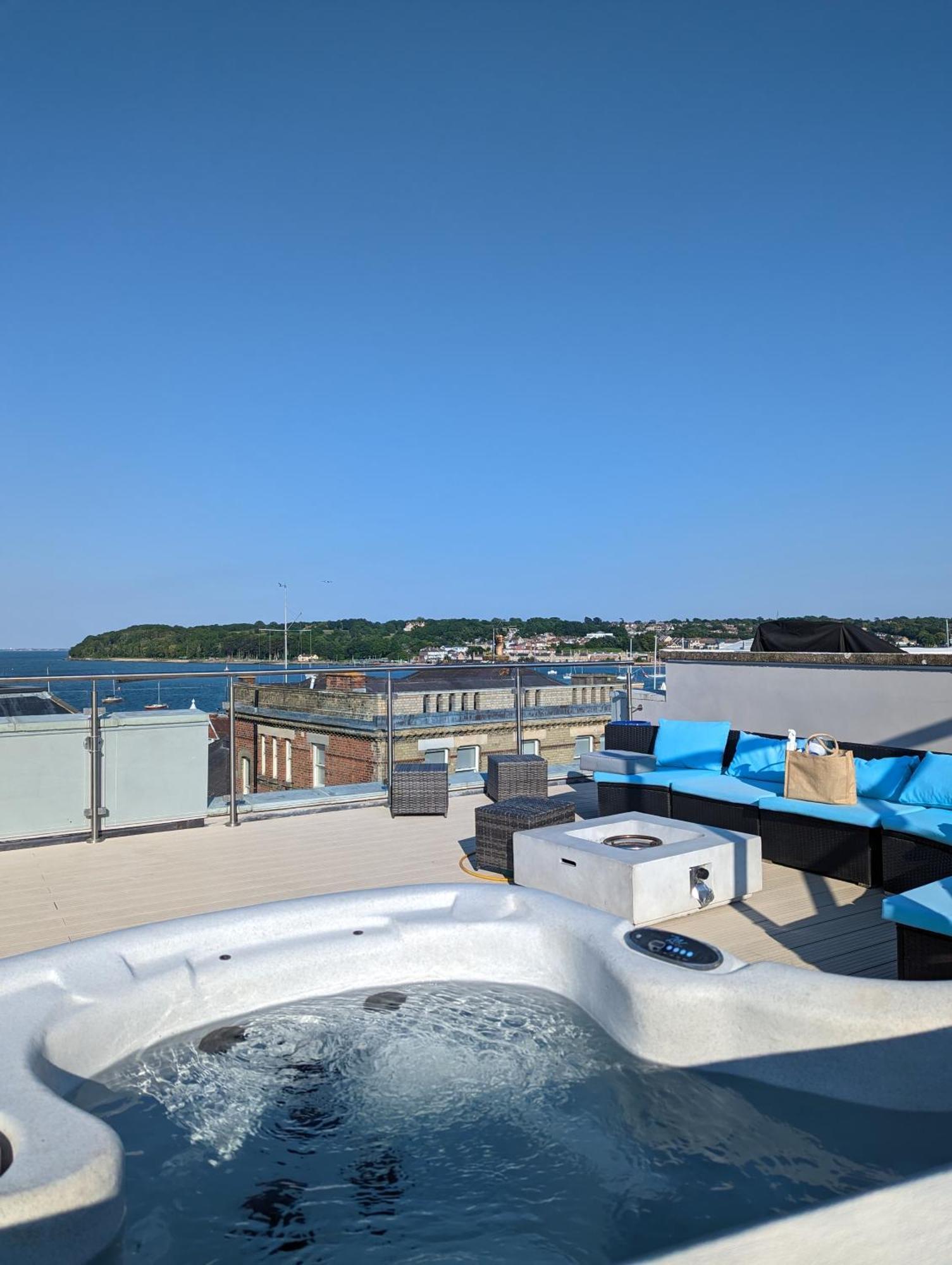 Seafarer'S View - 6 Bedroom Townhouse In Cowes, Parking & Seaviews. Cowes  Zewnętrze zdjęcie